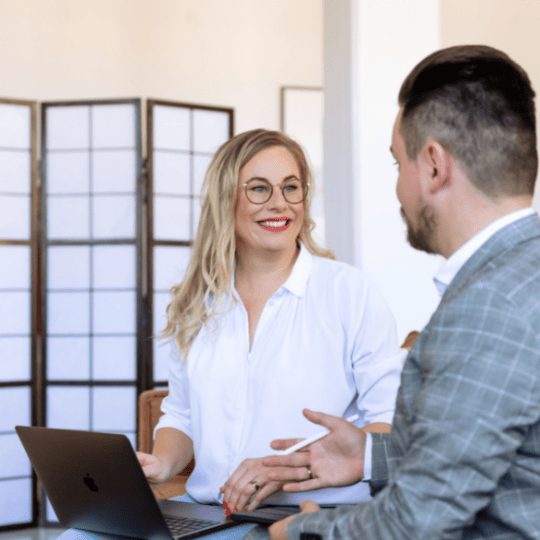 Maria Pabst erklärt Kunde Funnel Strategie